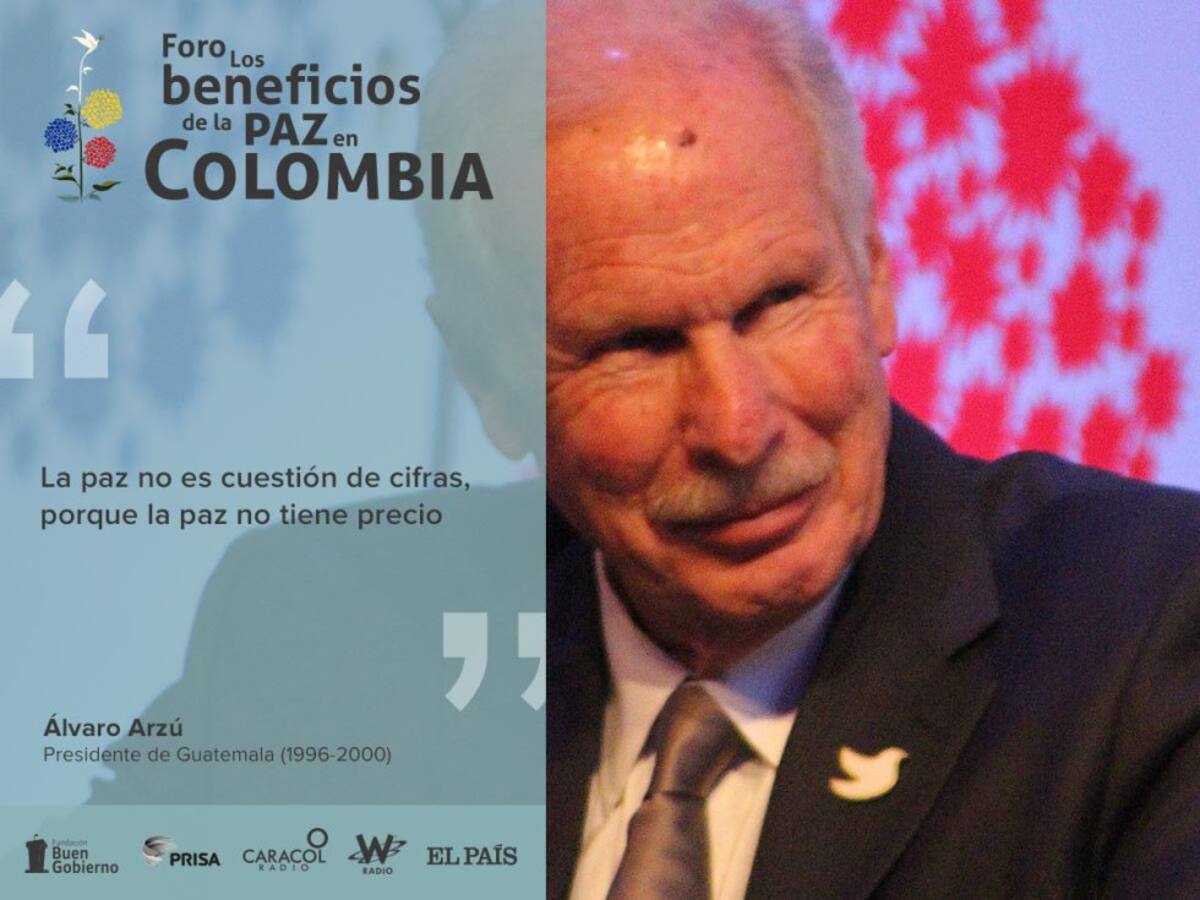 Darío Arizmendi modera el panel en el que Ernesto Samper, Ricardo Lagos, Felipe González y Álvaro Arzú hablan del rol de Colombia en la región.