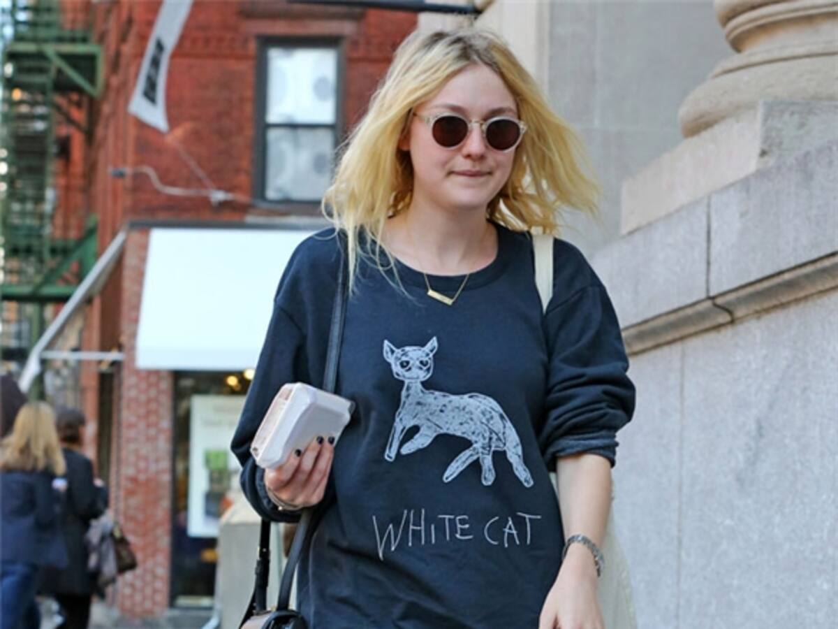Dakota Fanning va a su aire en cuestiones de moda