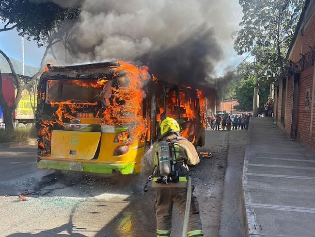 Se incineró bus