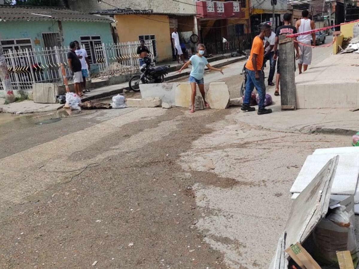 Realizaron protesta en barrio Simón Bolívar por presencia de aguas negras