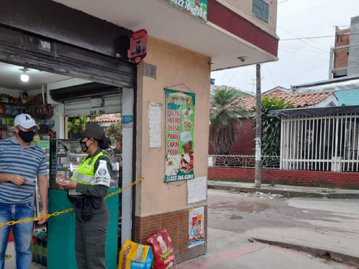 Policía previene a la comunidad para evitar la violencia contra la mujer