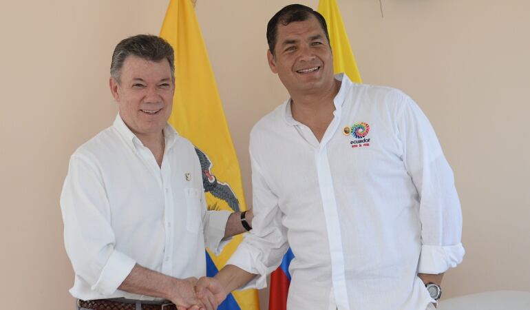 El Presidente Juan Manuel Santos con su homólogo ecuatoriano Rafael Correa.