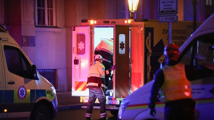 Al menos 15 muertos y 24 heridos en tiroteo en la Universidad Carolina de Praga