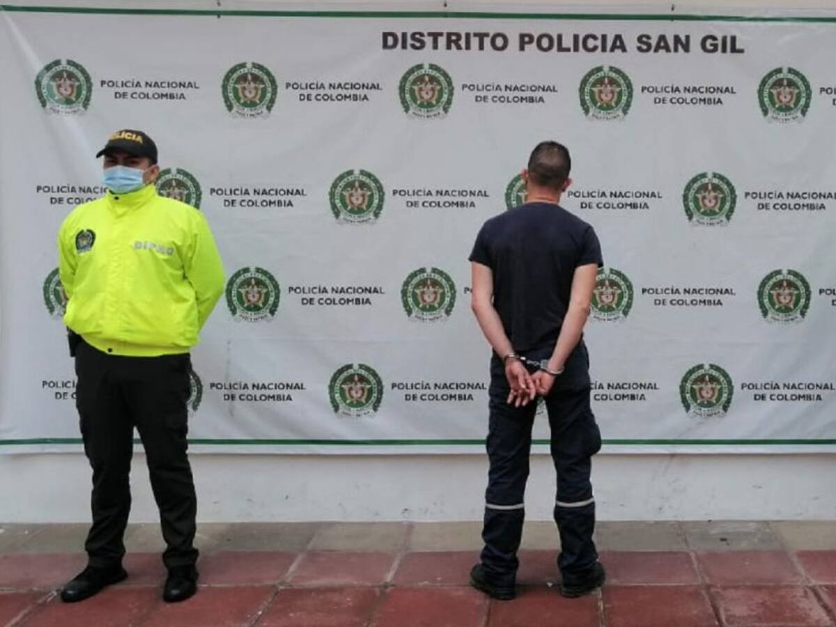 Bombero fue capturado por tocar a niña