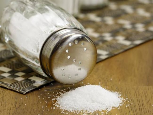 De donde proviene la expresión 'Bajito de sal'