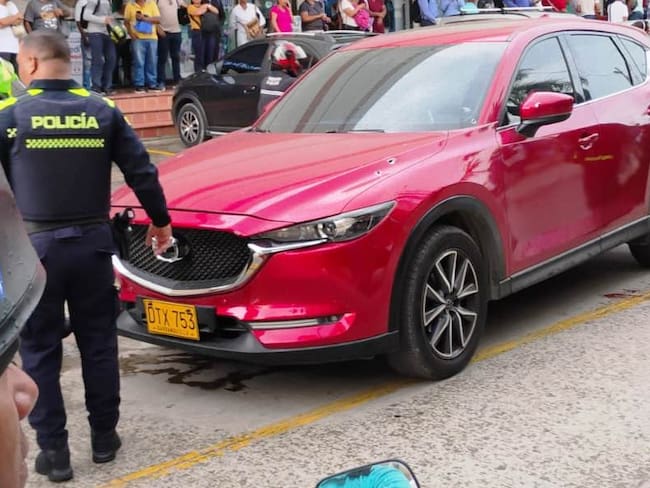 Conductor de camioneta de alta gama resultó herido en ataque sicarial