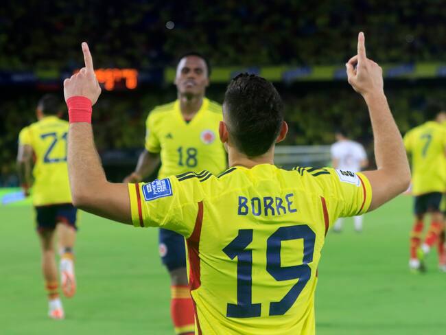 Rafael Santos Borré celebrando el gol del triunfo de Colombia ante Venezuela | EFE Ricardo Maldonado