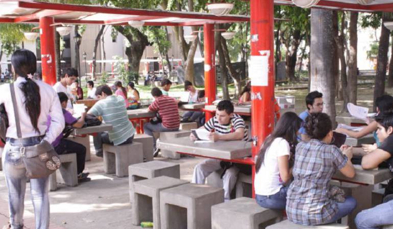Los cambios se registran a pocas semanas de la elección del nuevo rector de la Institución de Educación Superior