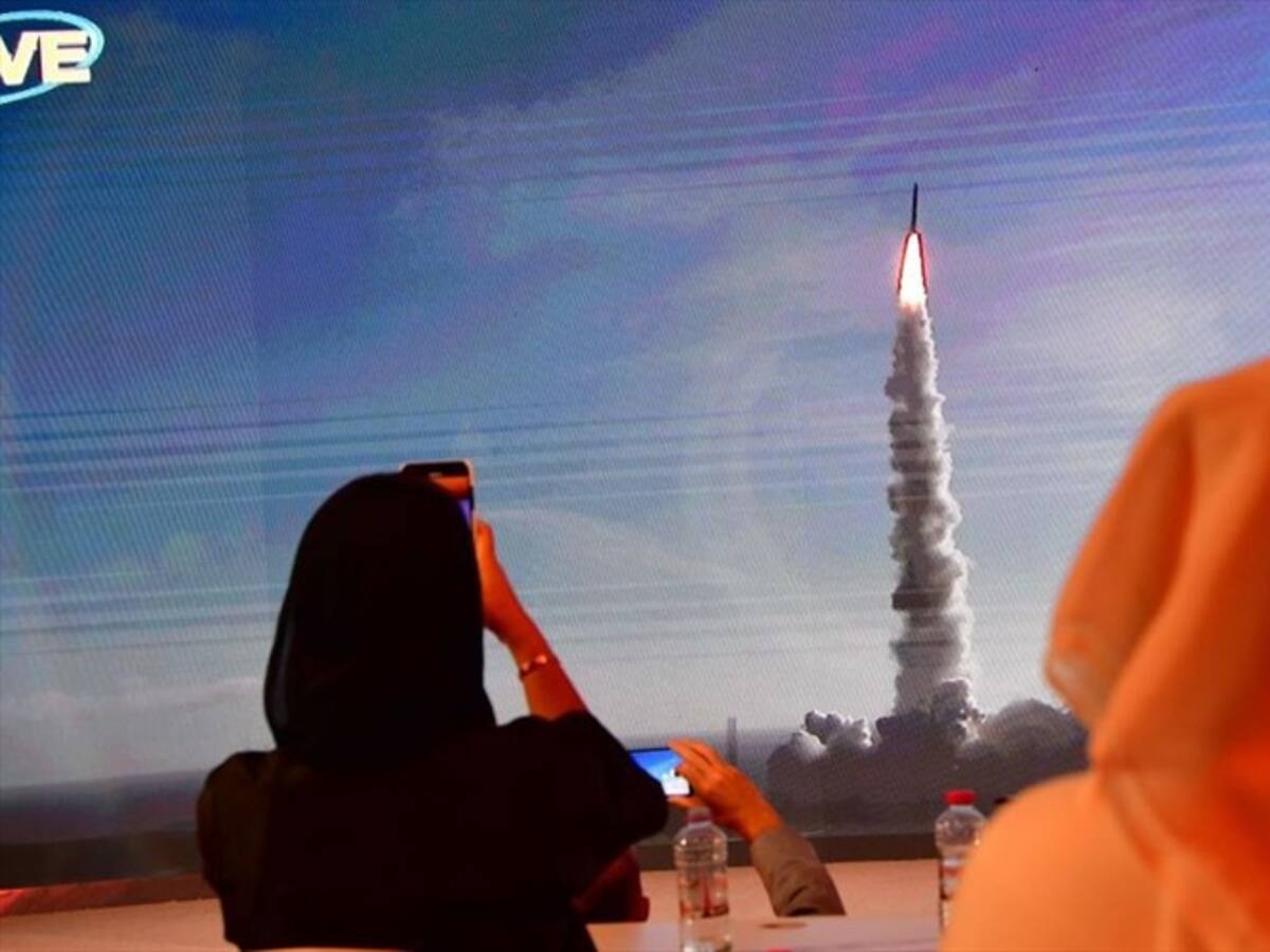 Sarah Al-Amiri, la mujer que lidera la misión 'Hope' a Marte