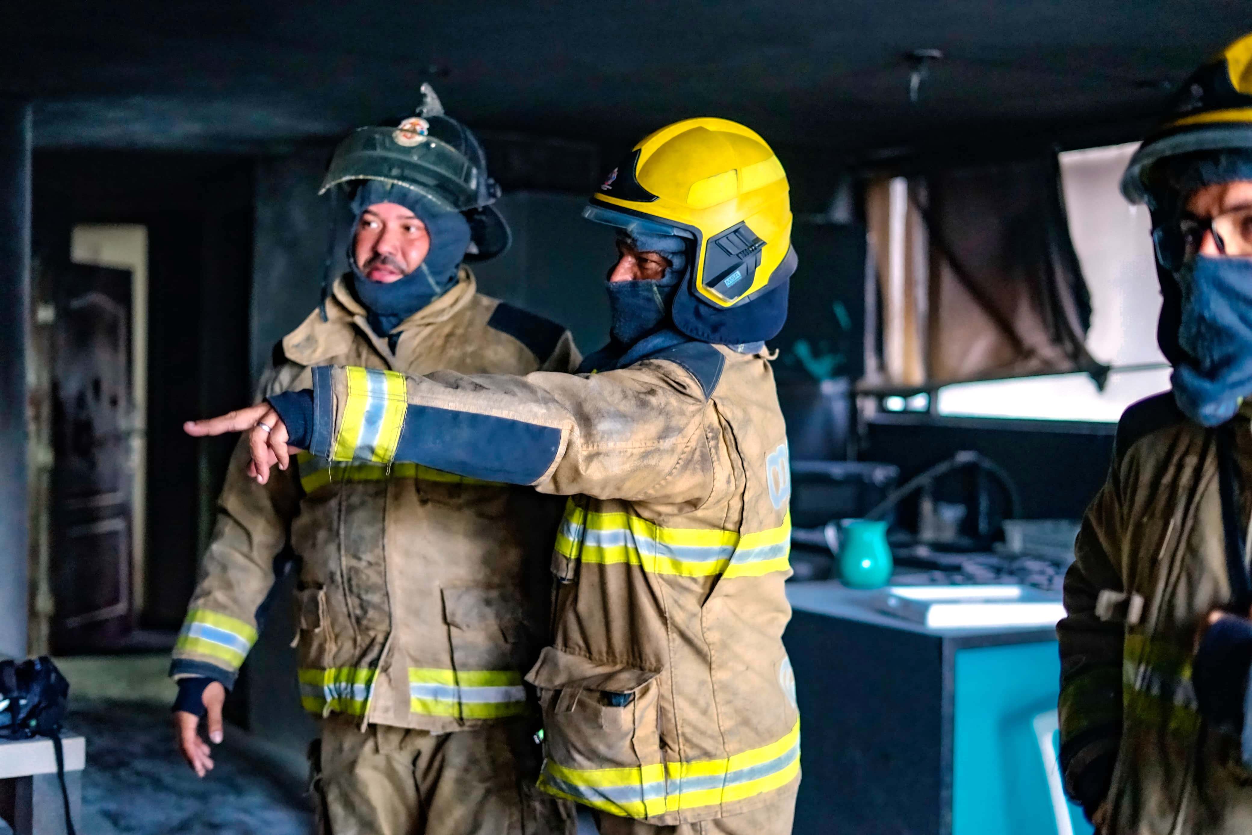 Cuerpo de Bomberos de Cartagena atendió incendio en un apartamento de El Laguito