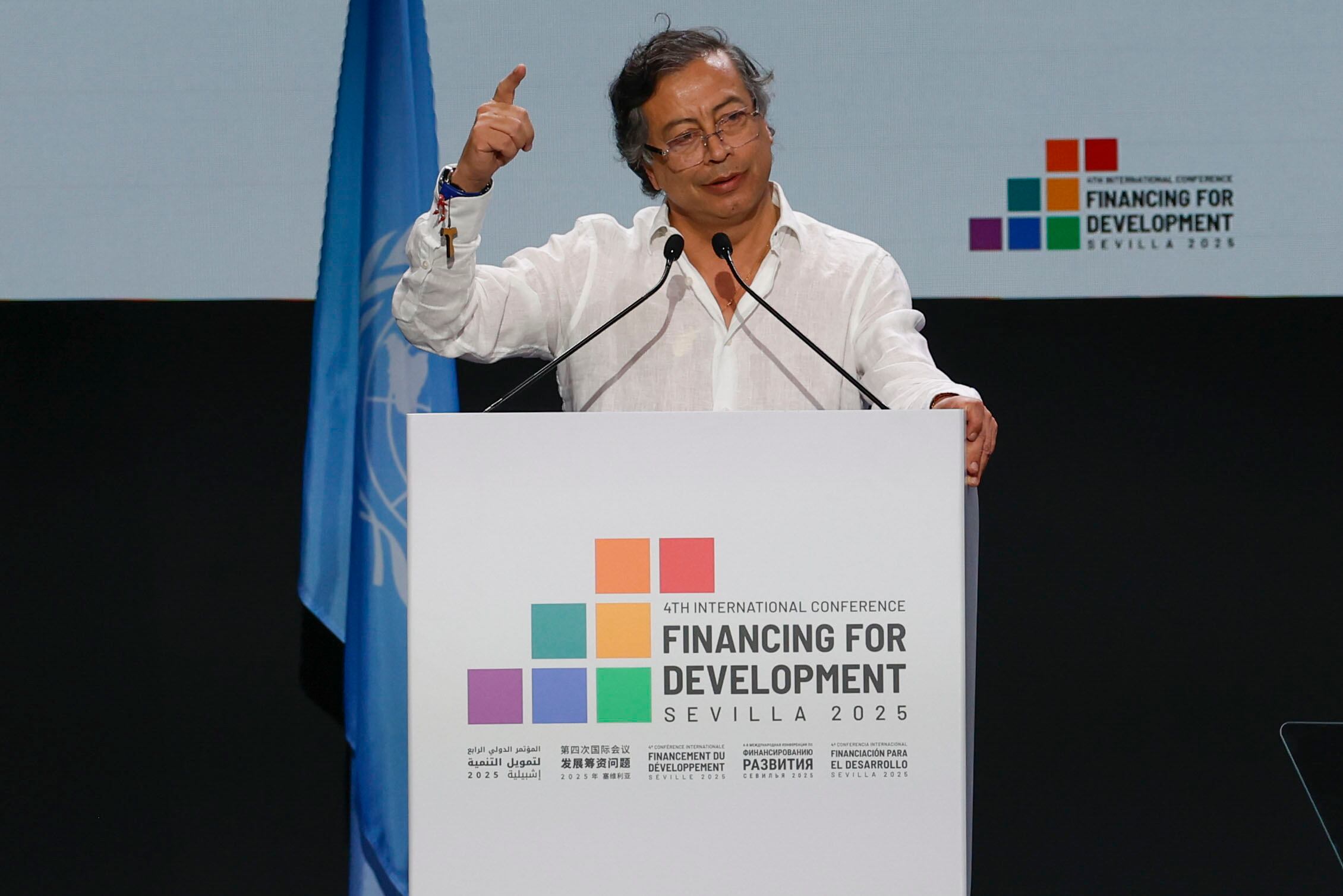 SEVILLA, 30/06/2025.- El presidente de Colombia, Gustavo Petro, interviene en el marco de la IV Conferencia Internacional de la ONU sobre Financiación para el Desarrollo, este lunes en Sevilla. Unos setenta jefes de Estado o de Gobierno se reúnen desde hoy y hasta el próximo jueves en este encuentro que aspira movilizar más recursos en cooperación y reafirmar el compromiso con el multilateralismo. EFE