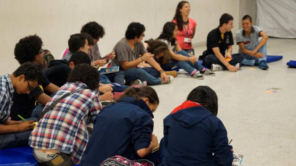 Taller 'Fundacion Mi Sangre' con los estudiantes de la Institución Educativa Aquilino Bedoya y la Institución Educativa Mundo Nuevo.
