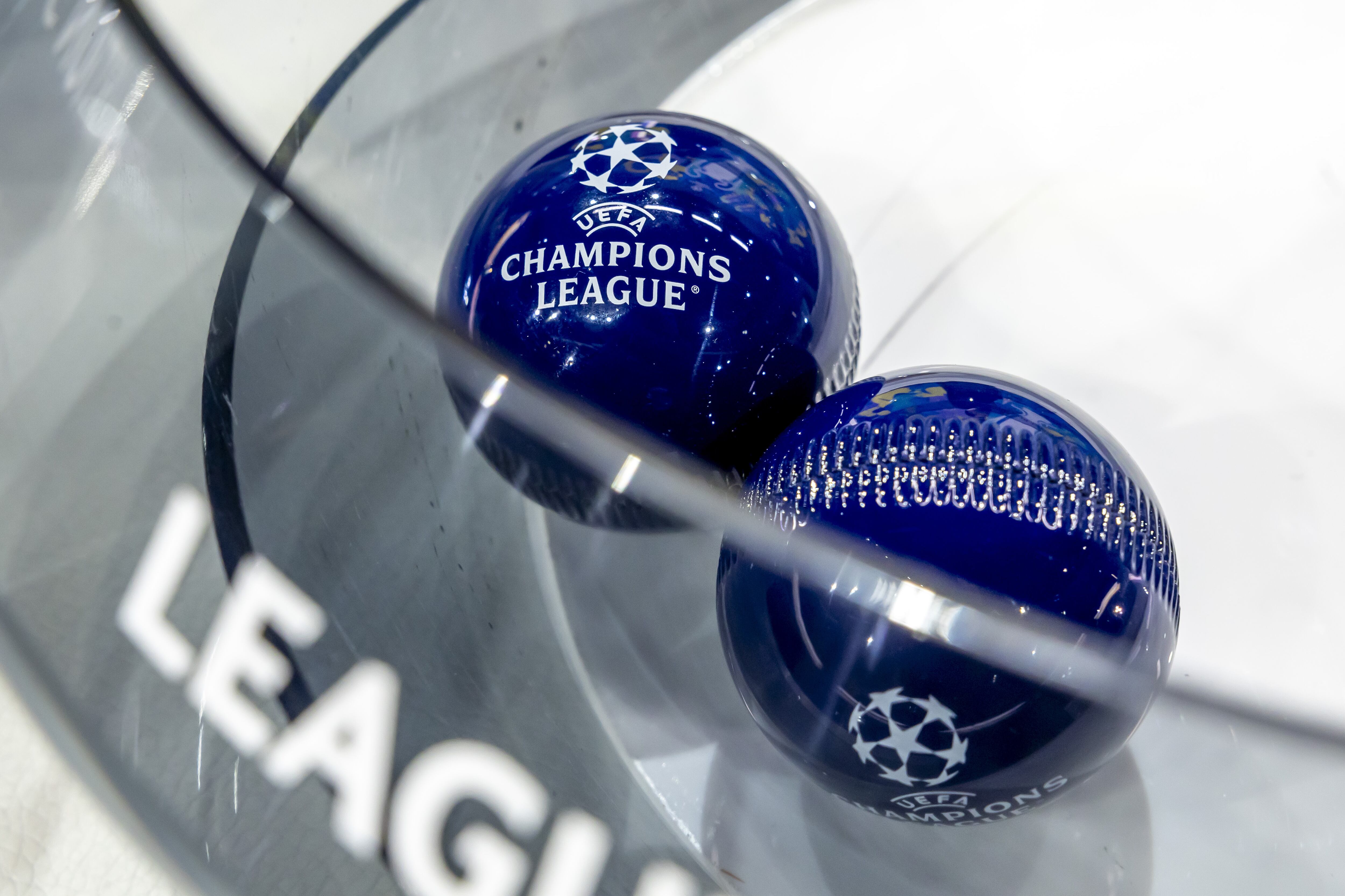 NYON (Switzerland), 21/02/2025.- Balls containing the names of the soccer clubs are pictured during the UEFA Champions League round of 16, quarter-final and semi-final draws, at the UEFA headquarters in Nyon, Switzerland, 21 February 2025. (Liga de Campeones, Suiza) EFE/EPA/SALVATORE DI NOLFI