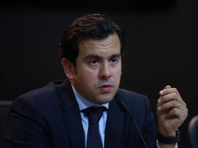 “Hablar de de una ARL es una excusa para que siga este país sin congreso”: Lara