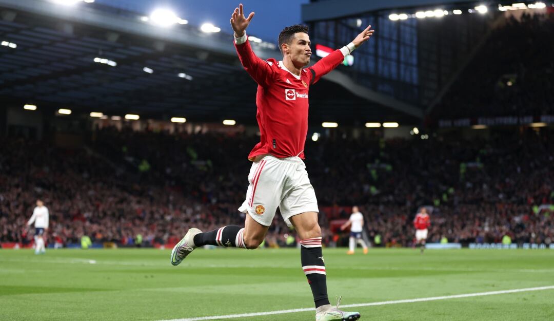 Cristiano Ronaldo festeja uno de sus tres goles ante el Manchester United.