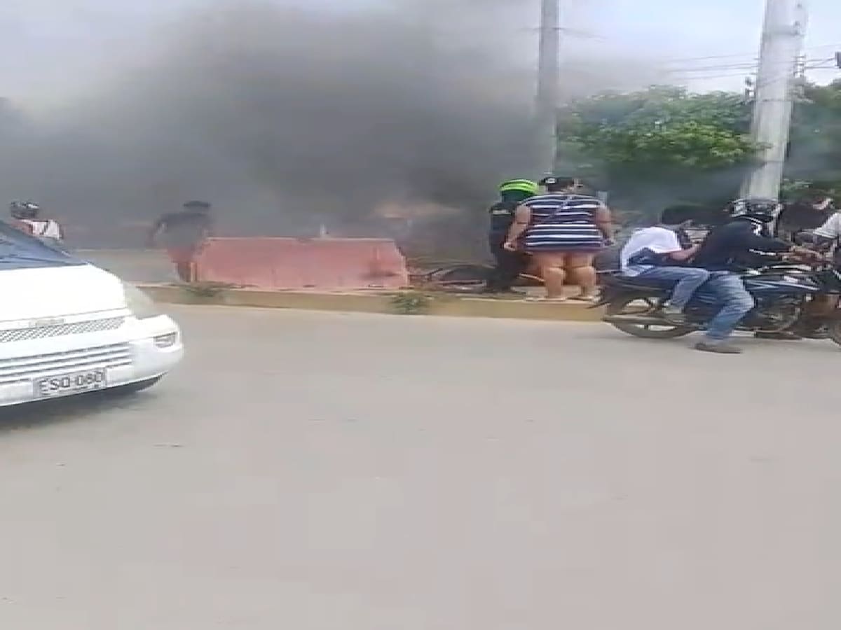 Trancones en el sur de Cartagena por protesta en la entrada a Villa Rosita