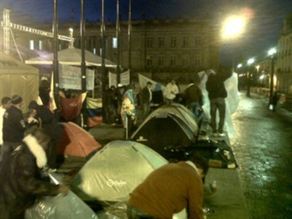Mineros con discapacidad amanecieron en la Plaza de Bolívar