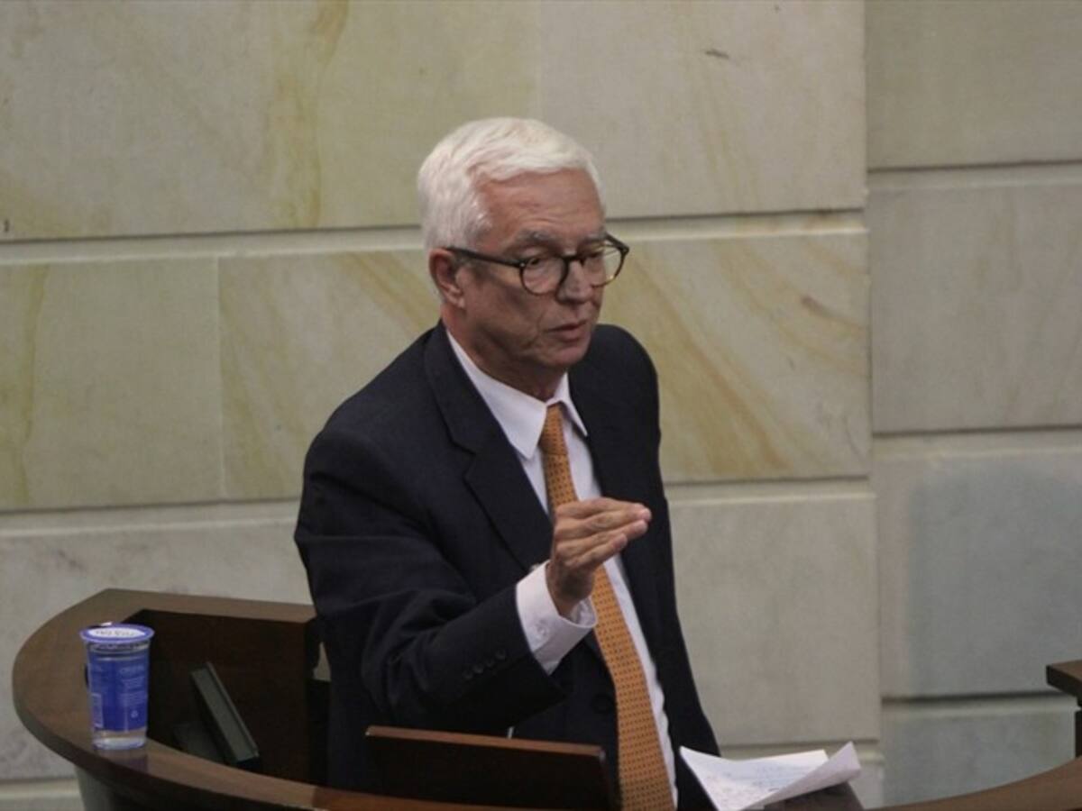 Hoy el debate contra Carrasquilla va a ser mortal: senador Jorge Robledo