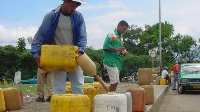 Por las trochas fronterizas continúa ingresando el combustible de manera ilegal a Colombia.