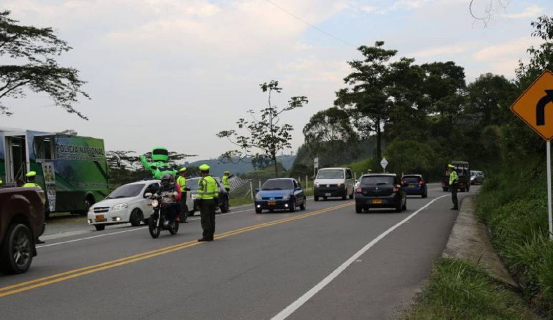 Alto flujo de vehículos por Manizales. Crédito: Policía de Caldas. 