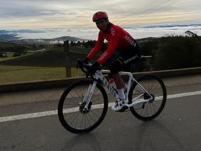 Nairo Quintana ya entrena de nuevo en las carreteras