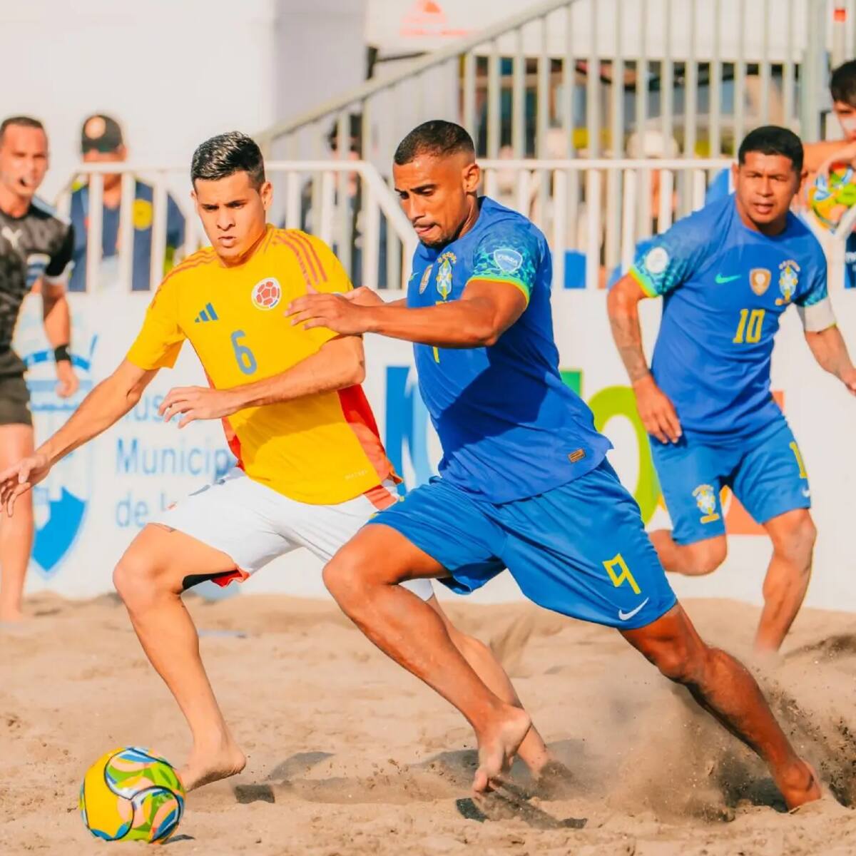 Colombia cae con Brasil, pero sigue con opción de clasificar al Mundial de Fútbol Playa