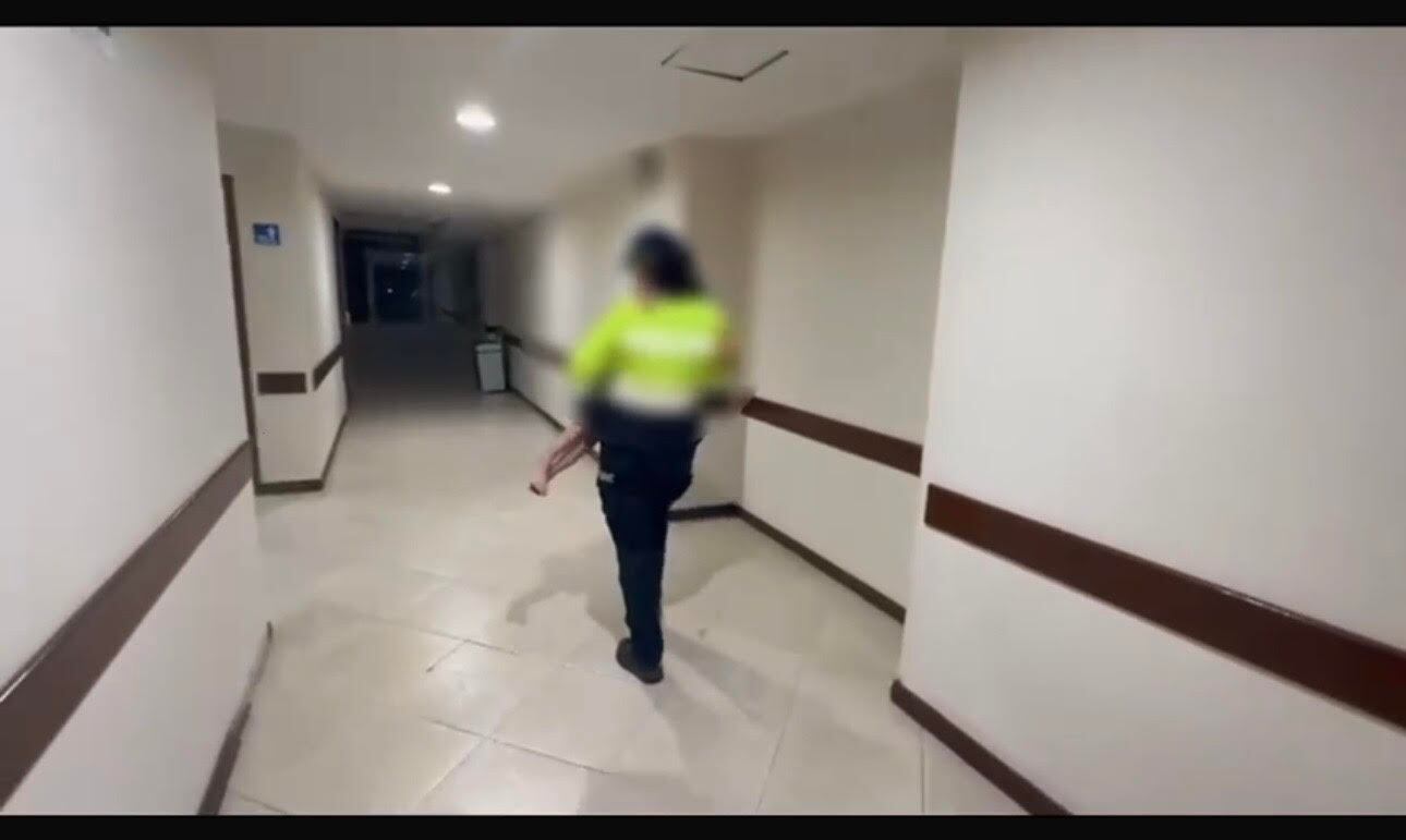 La menor de edad fue dejada a disposición de las autoridades competentes para garantizar su protección. Foto: Policía.