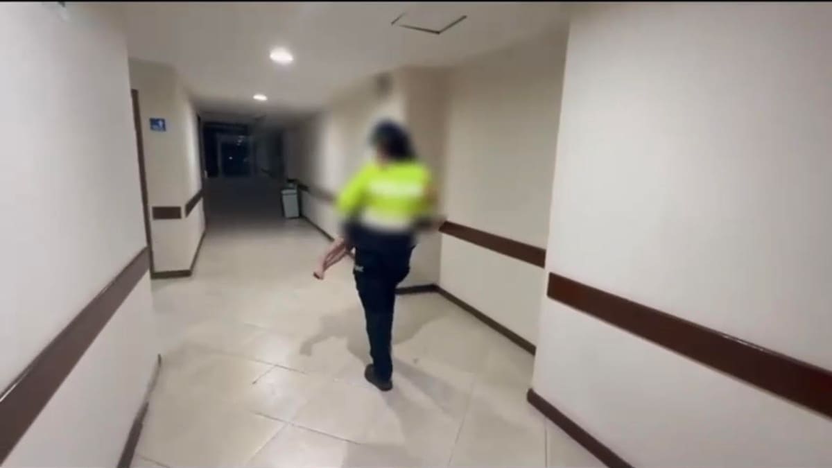 Rescatan a niña de 4 años en presunto caso de abandono en una vivienda en Medellín