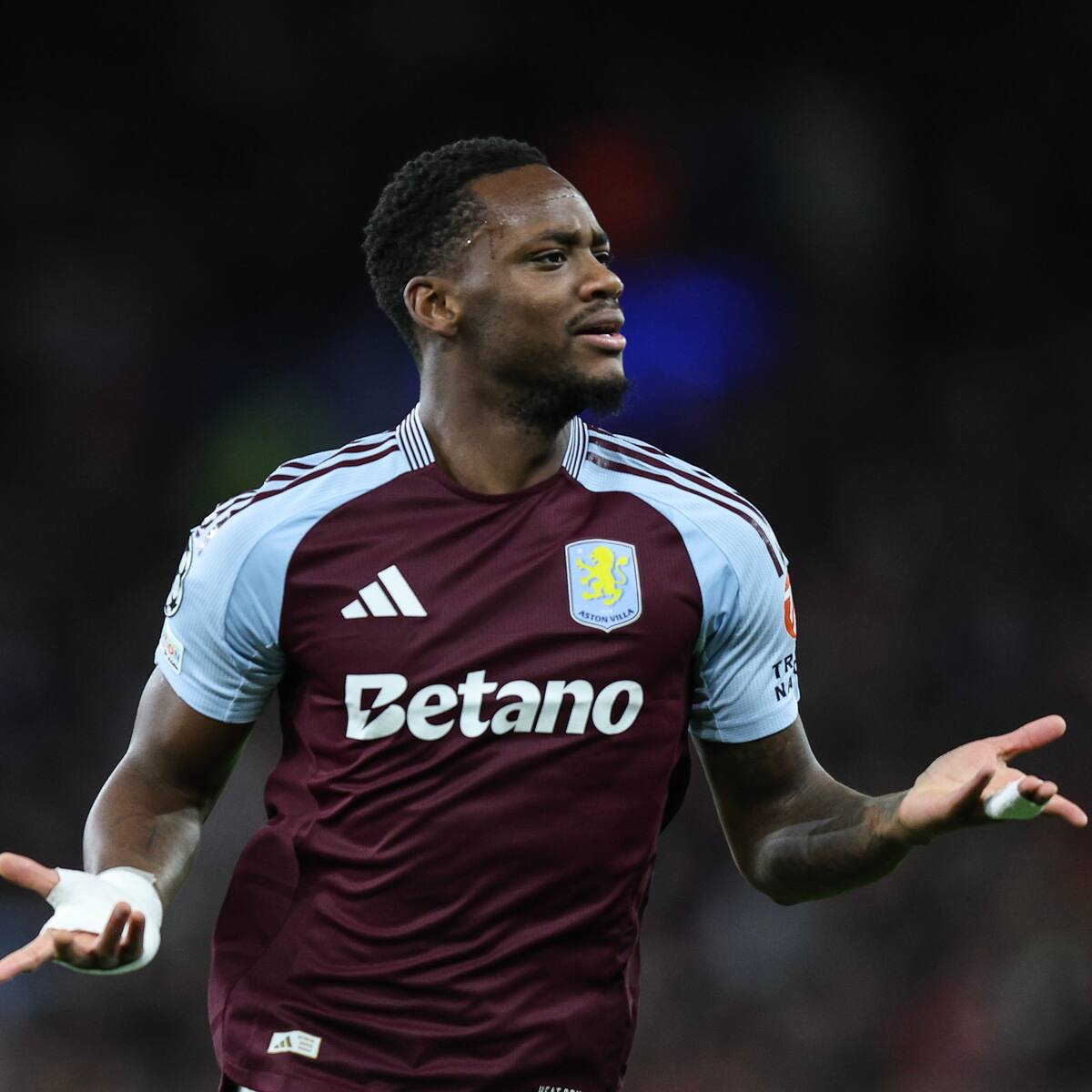 Video: Golazo de Jhon Jader Durán para un triunfo histórico del Aston Villa