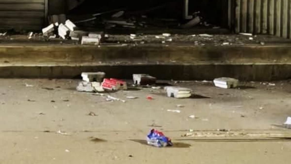 Artefacto explosivo contra droguería en Algeciras solo deja daños materiales