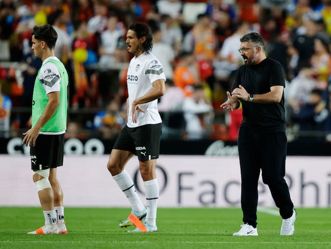 Gennaro Gattuso confirmó la lesión Edinson Cavani en el Valencia. (Photo by David S. Bustamante/Soccrates/Getty Images)