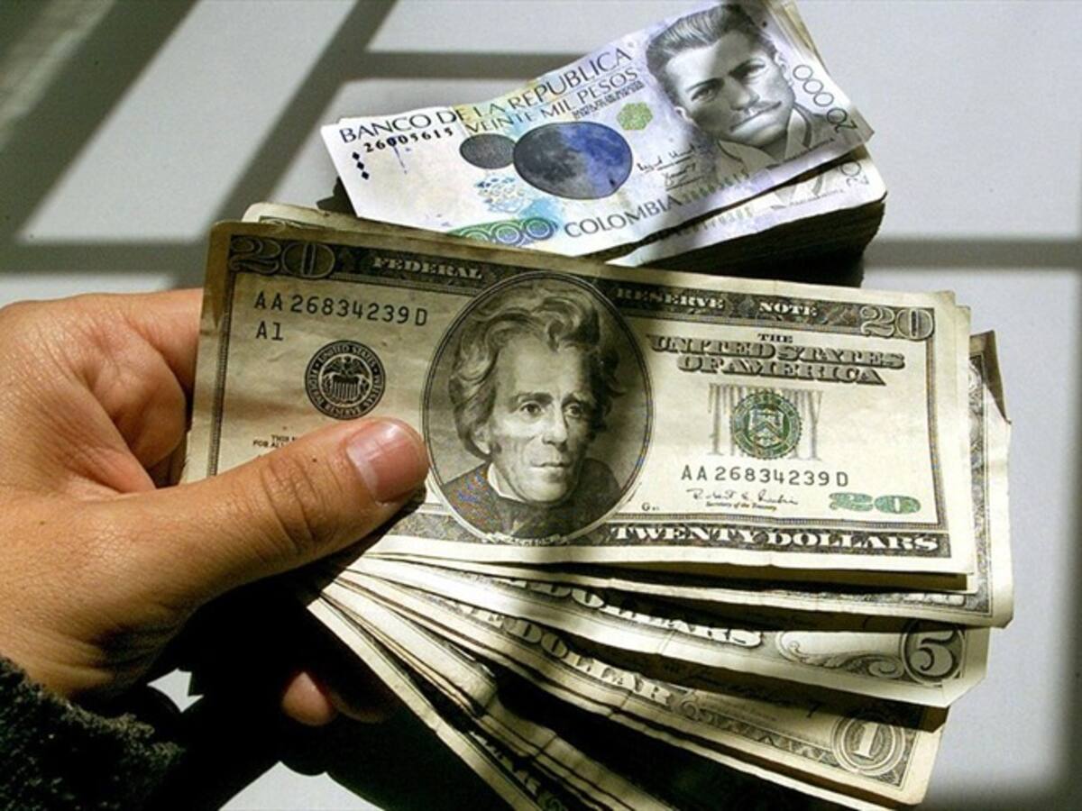 Decomisan divisas ilegales por más de $1.200.000