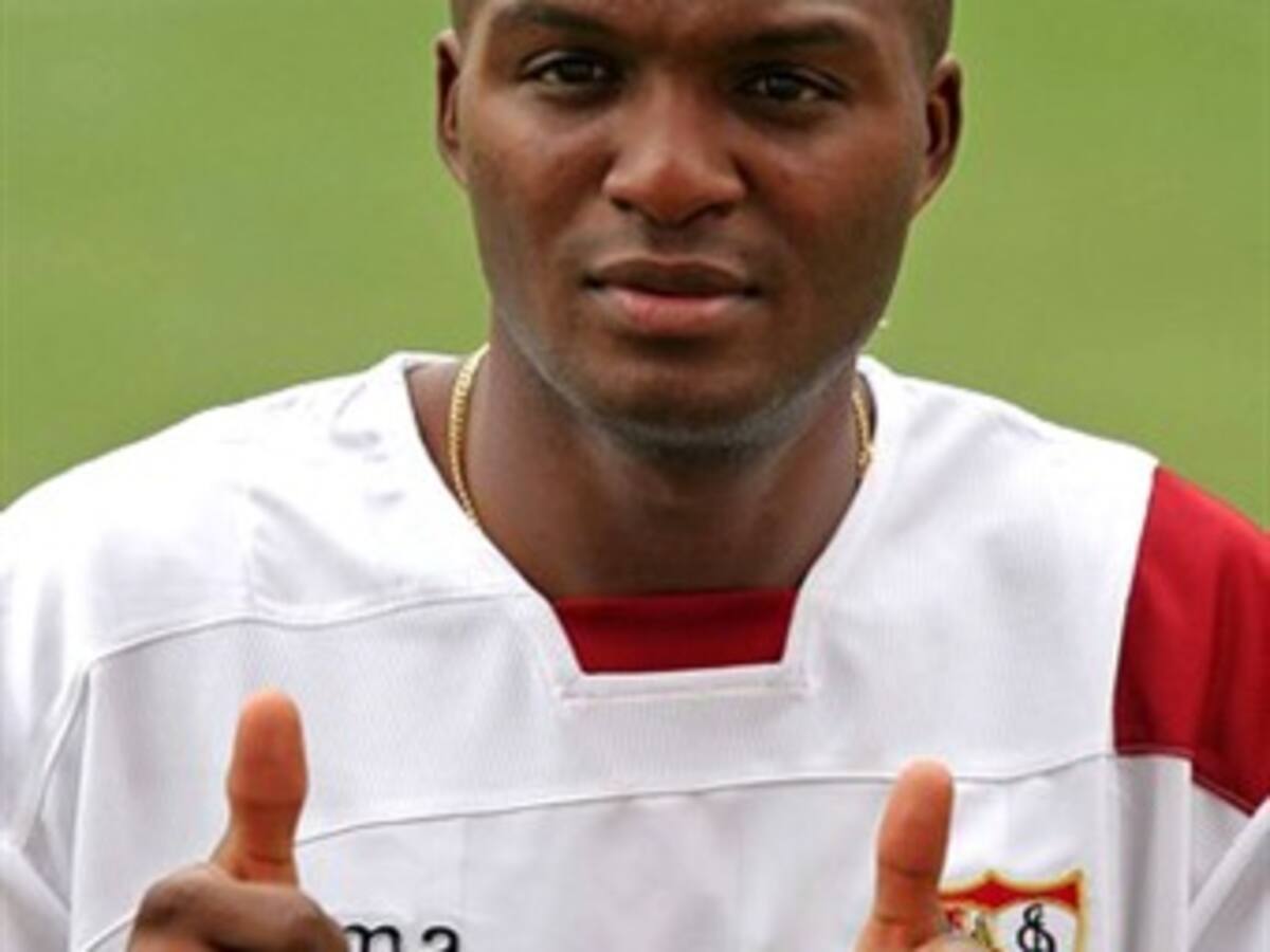 Aquivaldo Mosquera aseguró que es inminente su salida del Sevilla