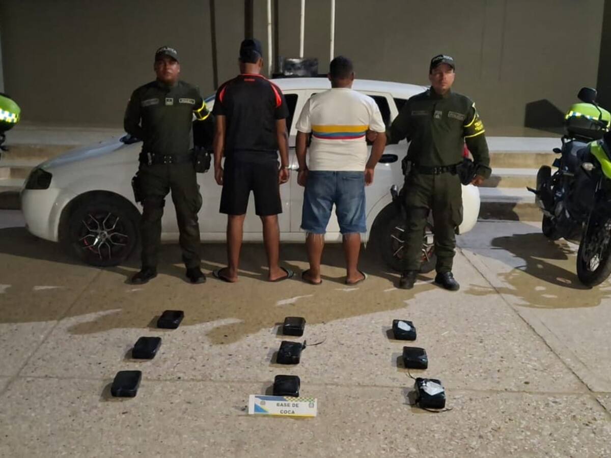 Capturadas dos personasen Bolívar con 10 kilos de base de coca cunado se movilizaban en un vehículo