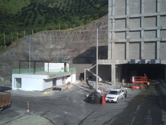 Túnel Tesalia, obra del corredor víal de Pacífico 3