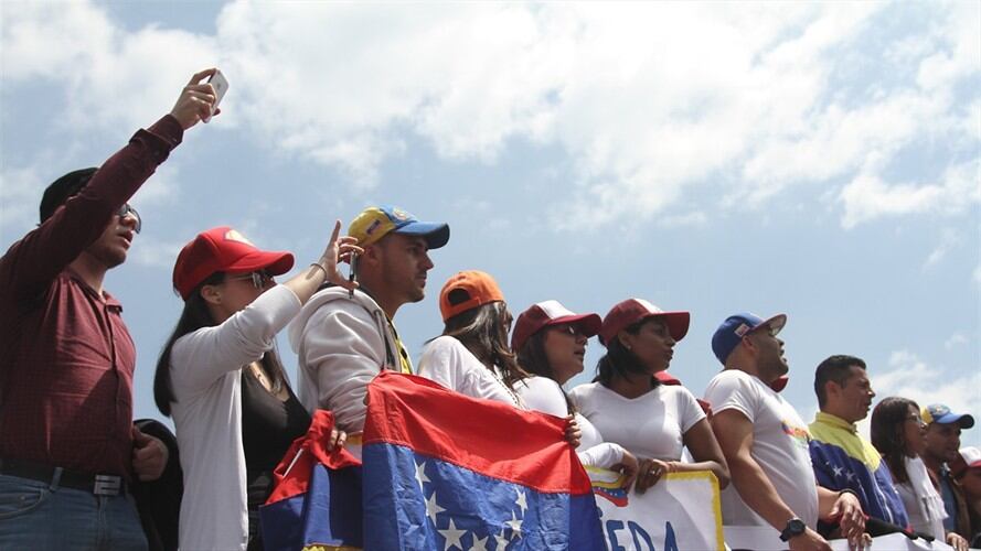 Según cifras de Migración Colombia, actualmente en Bogotá hay cerca de 283 mil venezolanos, aunque no se sabe claramente en qué situación.  Sin embargo, ante el alto índice de mendicidad de venezolano. Foto: Colprensa