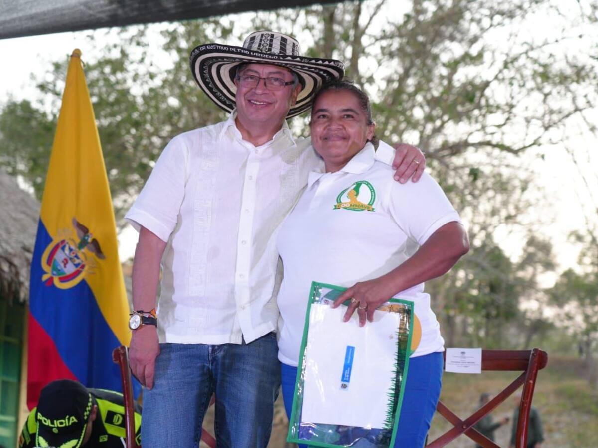 Petro dio el primer “envionazo” de la reforma agraria con la entrega de 29 predios