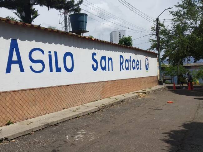 Fuman la pipa de la paz alcalde y asilos de Bucaramanga