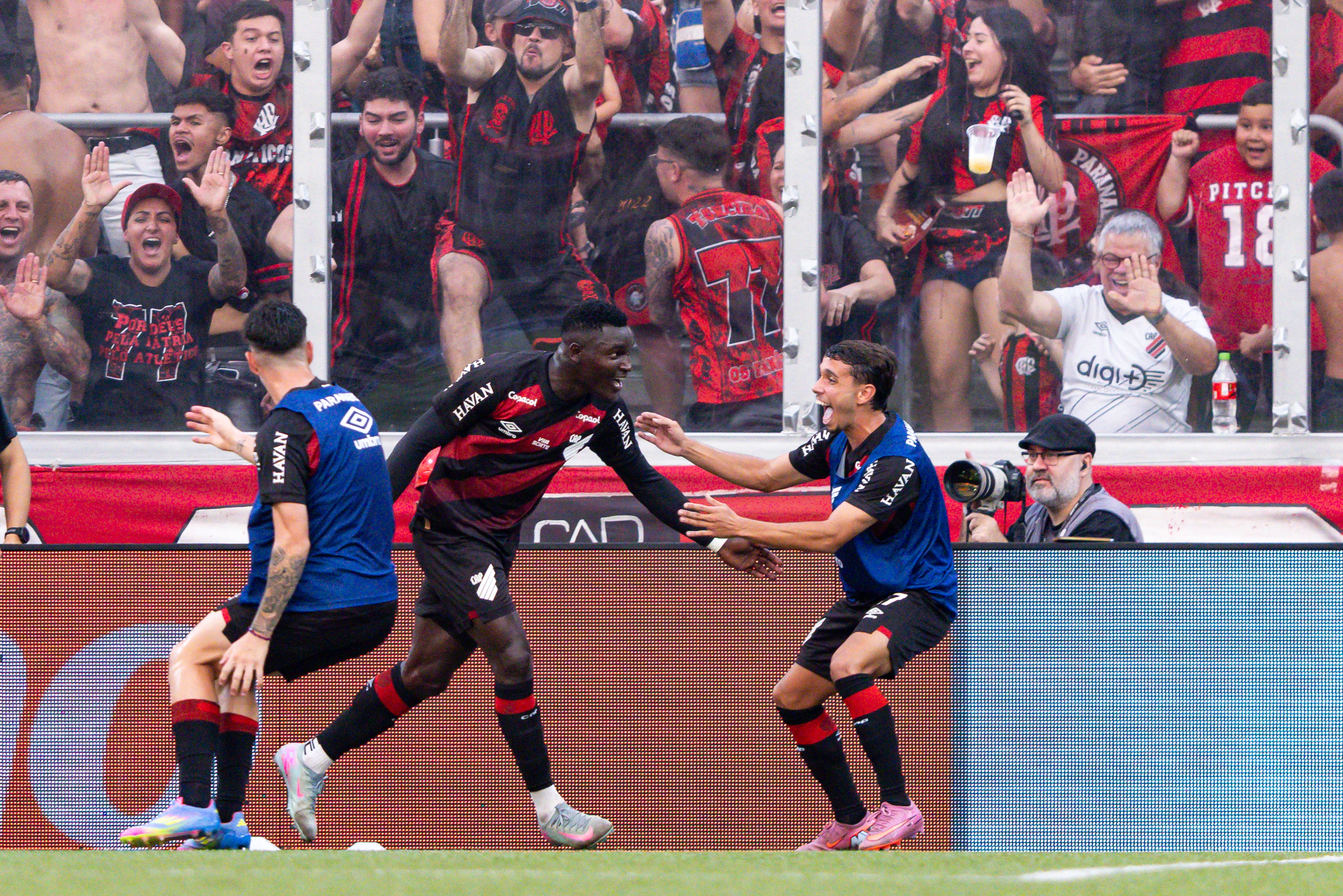 CURITIBA, BRAZIL - MARCH 22: Kevin Viveros of Athletico Paranaense celebrates after scoring the team's second goal during a Brasileirao 2026 match between Athletico Paranaense and Coritiba at Arena da Baixada on March 22, 2026 in Curitiba, Brazil. (Photo by Rodolfo Buhrer/Sports Press Photo/Getty Images)