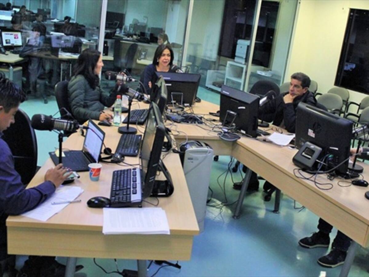Renuncia de militares retirados abre debate sobre nuevo papel de Mora R.