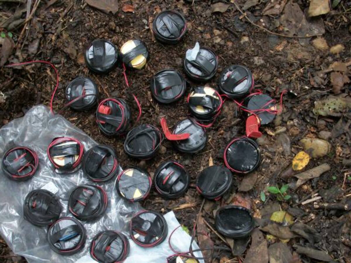 Dos soldados mueren al caer en campo minado en Arauca