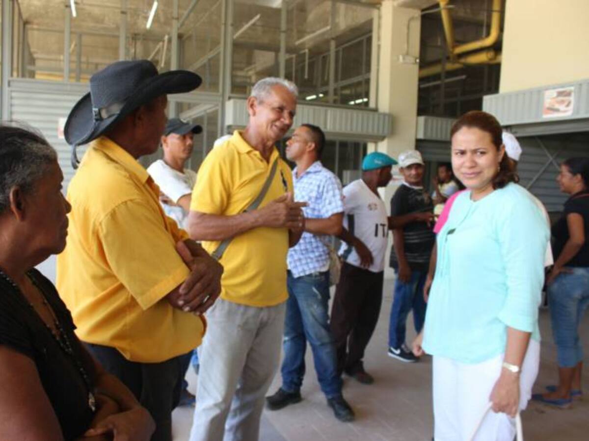 Vendedores informales de calle La Cristalería en Bazurto podrán trasladarse al Santa Rita Plaza