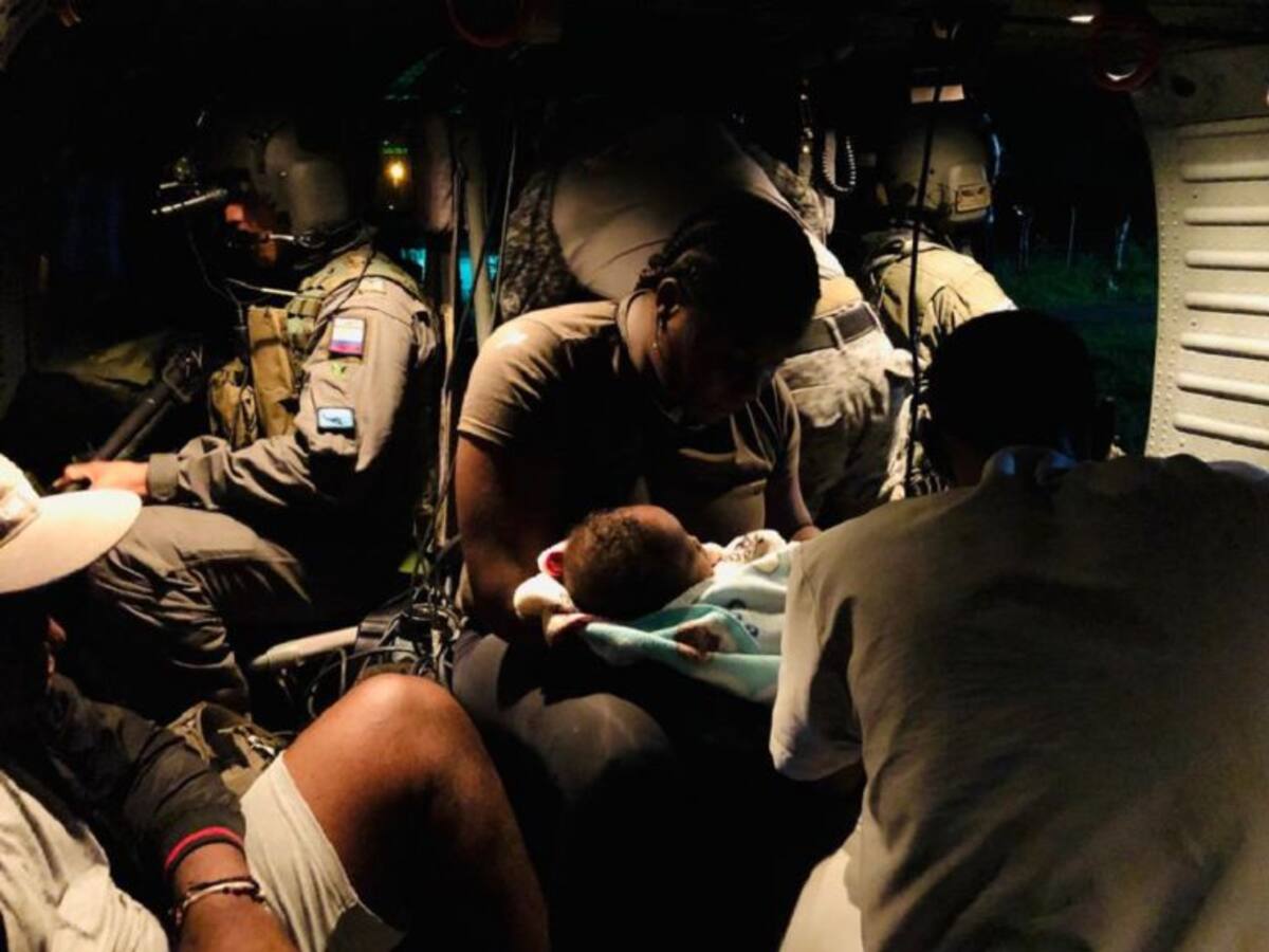 Dos bebés fueron rescatados por la Policía y la Fuerza Aérea