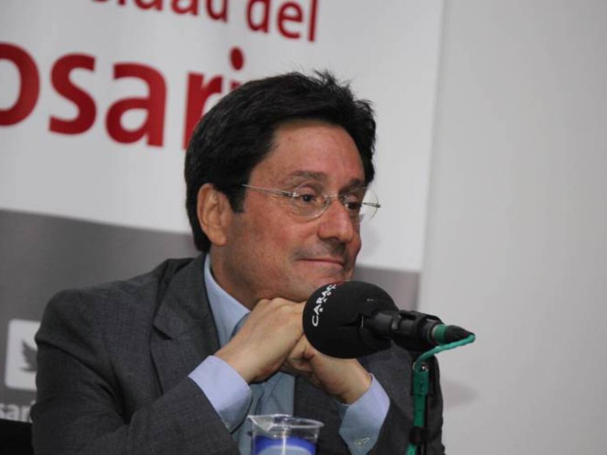 Francisco Santos vincularía 6.000 policías retirados a la seguridad