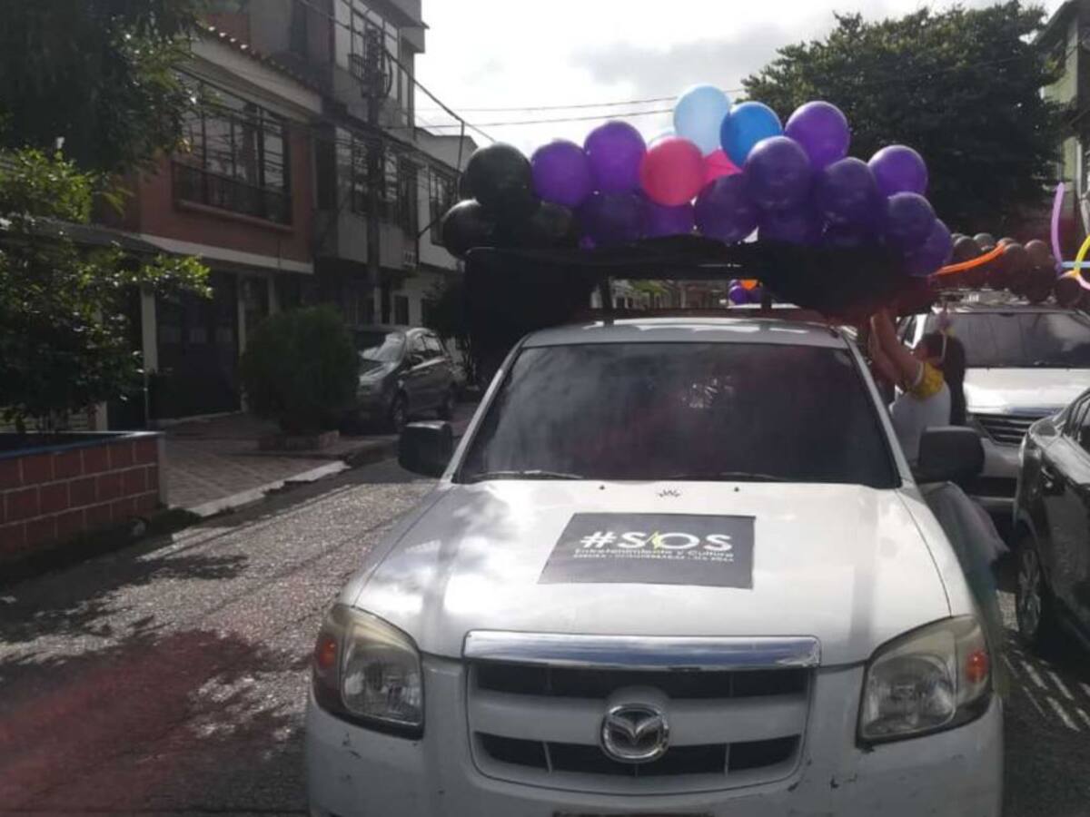 Caravana del gremio del entretenimiento en Pereira