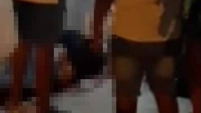 El joven perdió el control de su motocicleta y chocó con una de las paredes de la iglesia Santo Domingo