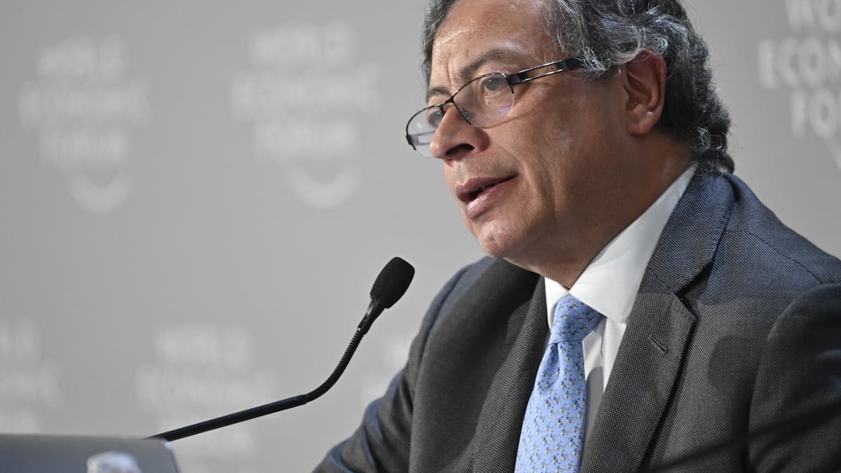 “No me tomo los servicios públicos”: Petro defiende anuncio de regulación de precios