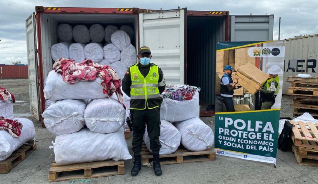 Incautación de contrabando textil en Buenaventura