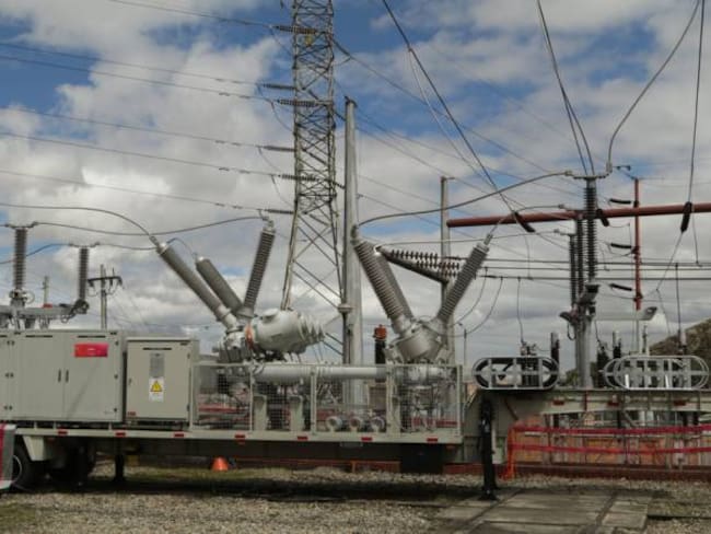 Enel Colombia realiza monitoreos en las redes eléctricas a corto, mediano y largo plazo.