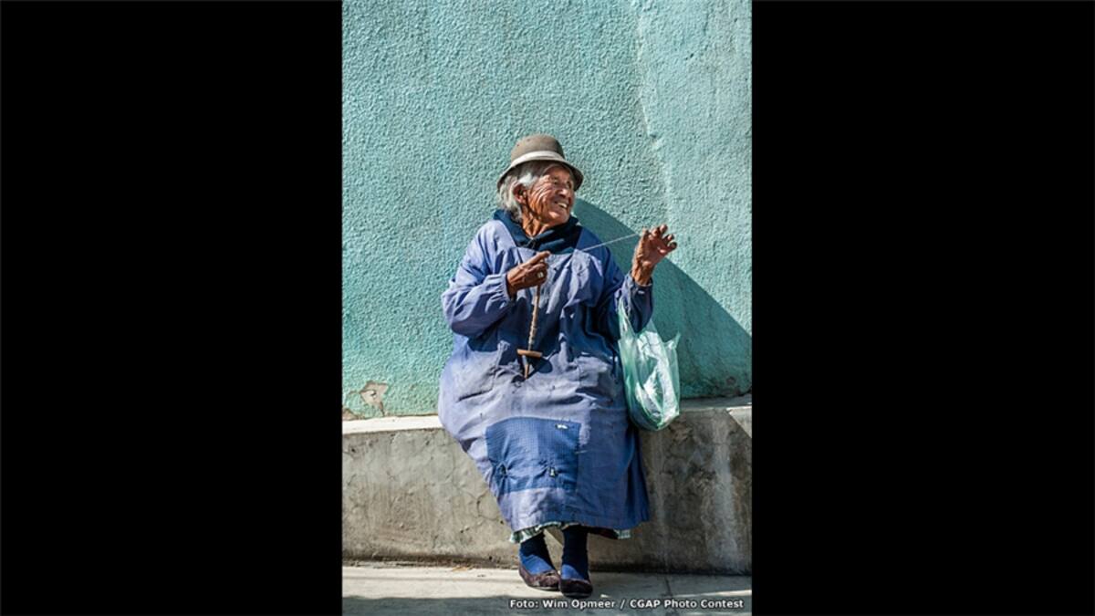 El premio para imágenes llegadas desde Europa y Asia Central, por su parte, fue para Bulent Suberk, de Turquía, con esta foto de un hombre de 84 años que se mantiene activo al frente de un taller de reparación de zapatos.